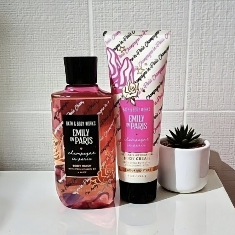 NEW Limited Edition Bath & Body Works x Emily in Paris Body Care Duo Set